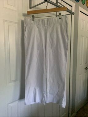 Studio 1886,White Pull-On Capri Pantswith Elastic Waist